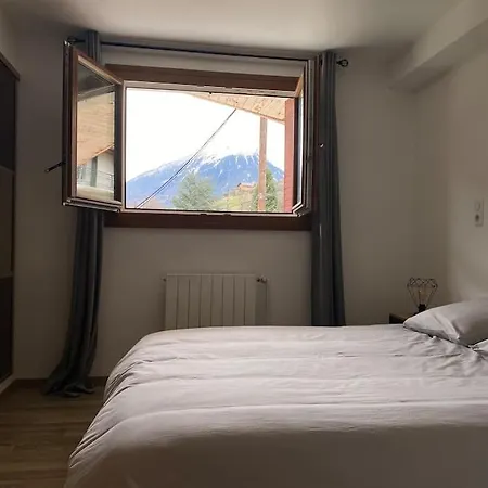 Au Pied Des Cols *